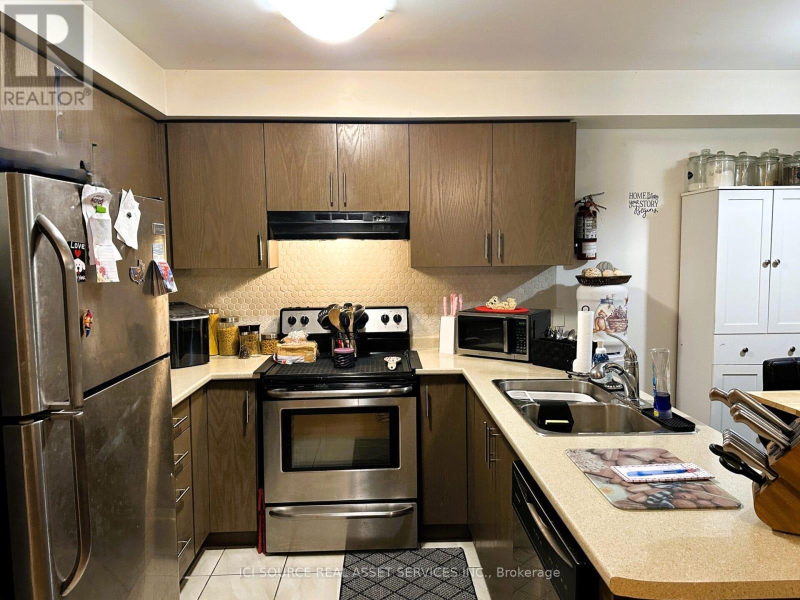 29 Tabaret Crescent, Oshawa (Windfields), Ontario  L1L 0G5 - Photo 8 - E12635642