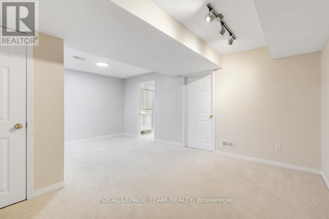 13 Grammercy Park, Ottawa, Ontario  K2C 4C7 - Photo 31 - X12635654