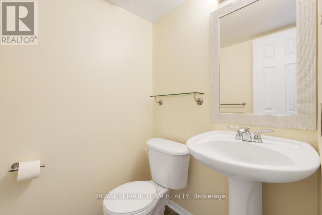 13 Grammercy Park, Ottawa, Ontario  K2C 4C7 - Photo 7 - X12635654