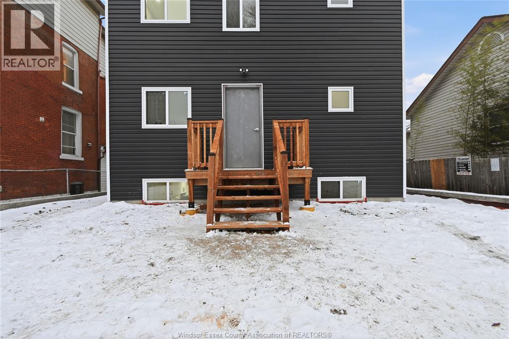547 Dougall Avenue Unit# 3, Windsor, Ontario N9A 4P7 - Photo 2 - 25031714