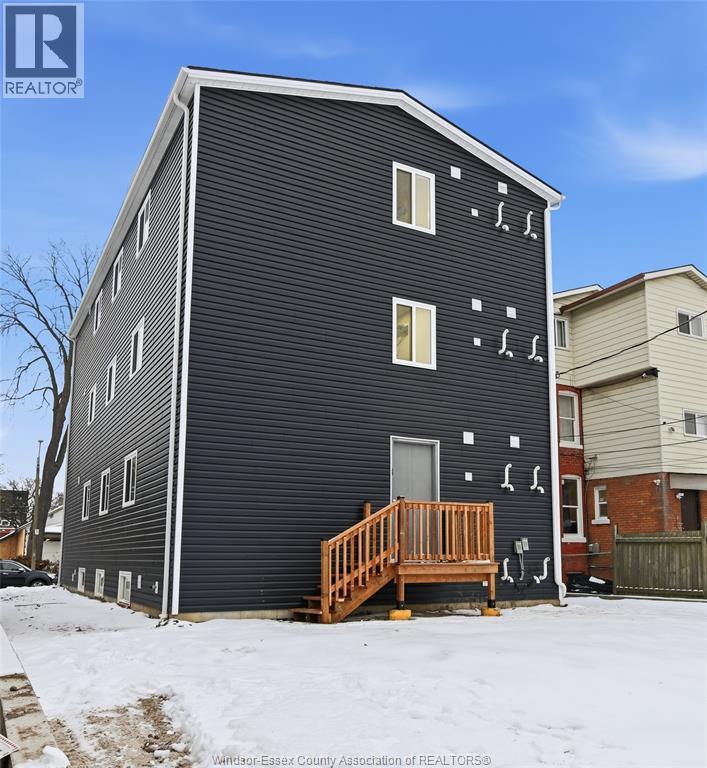 547 Dougall Avenue Unit# 2, Windsor, Ontario N9A 4P7 - Photo 3 - 25031713