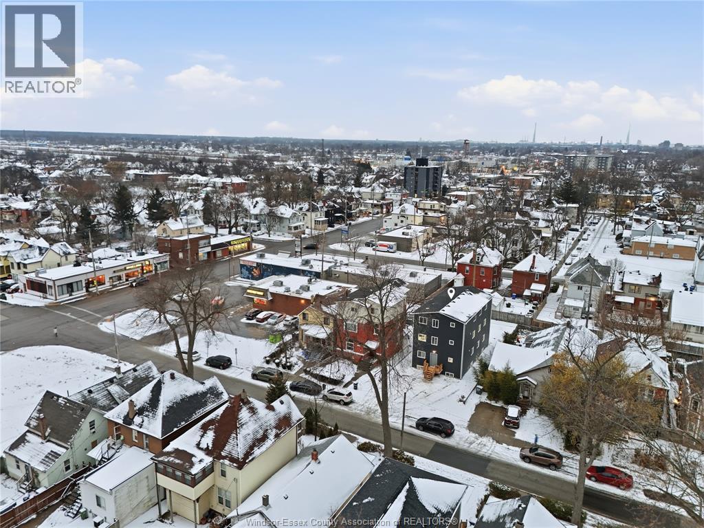 547 Dougall Avenue Unit# 2, Windsor, Ontario N9A 4P7 - Photo 4 - 25031713