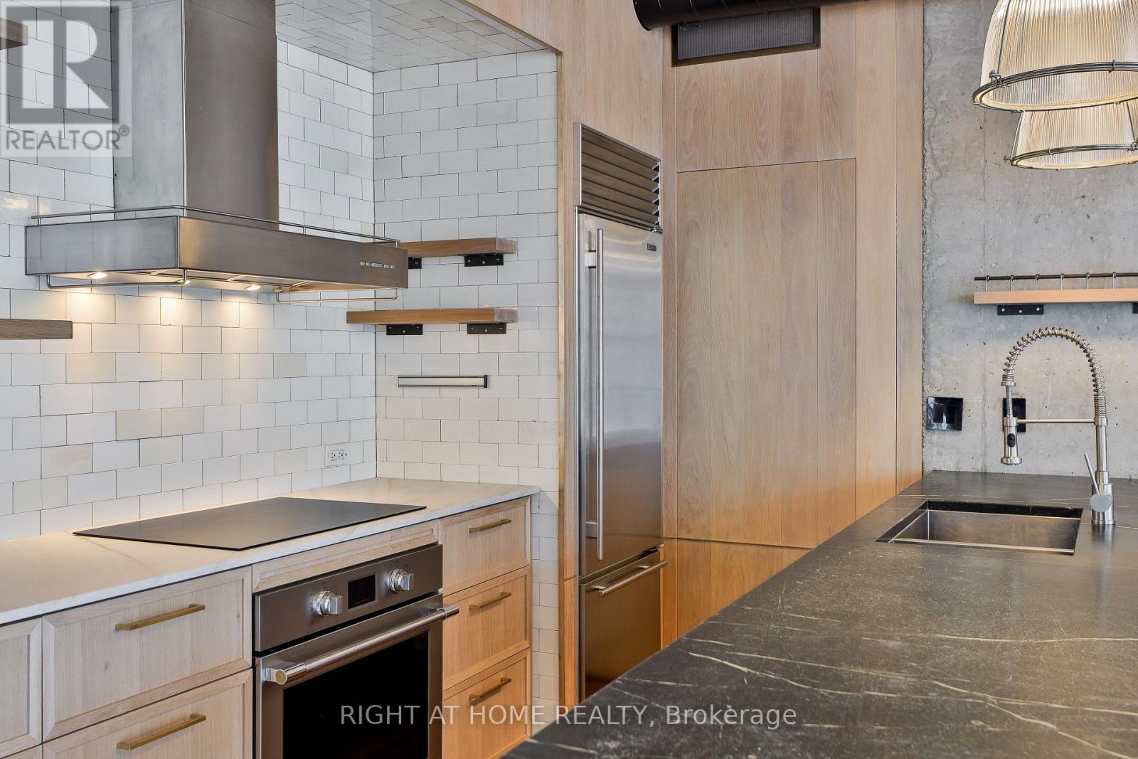 301 - 20 Niagara Street, Toronto (Waterfront Communities), Ontario  M5V 3L8 - Photo 10 - C12635662