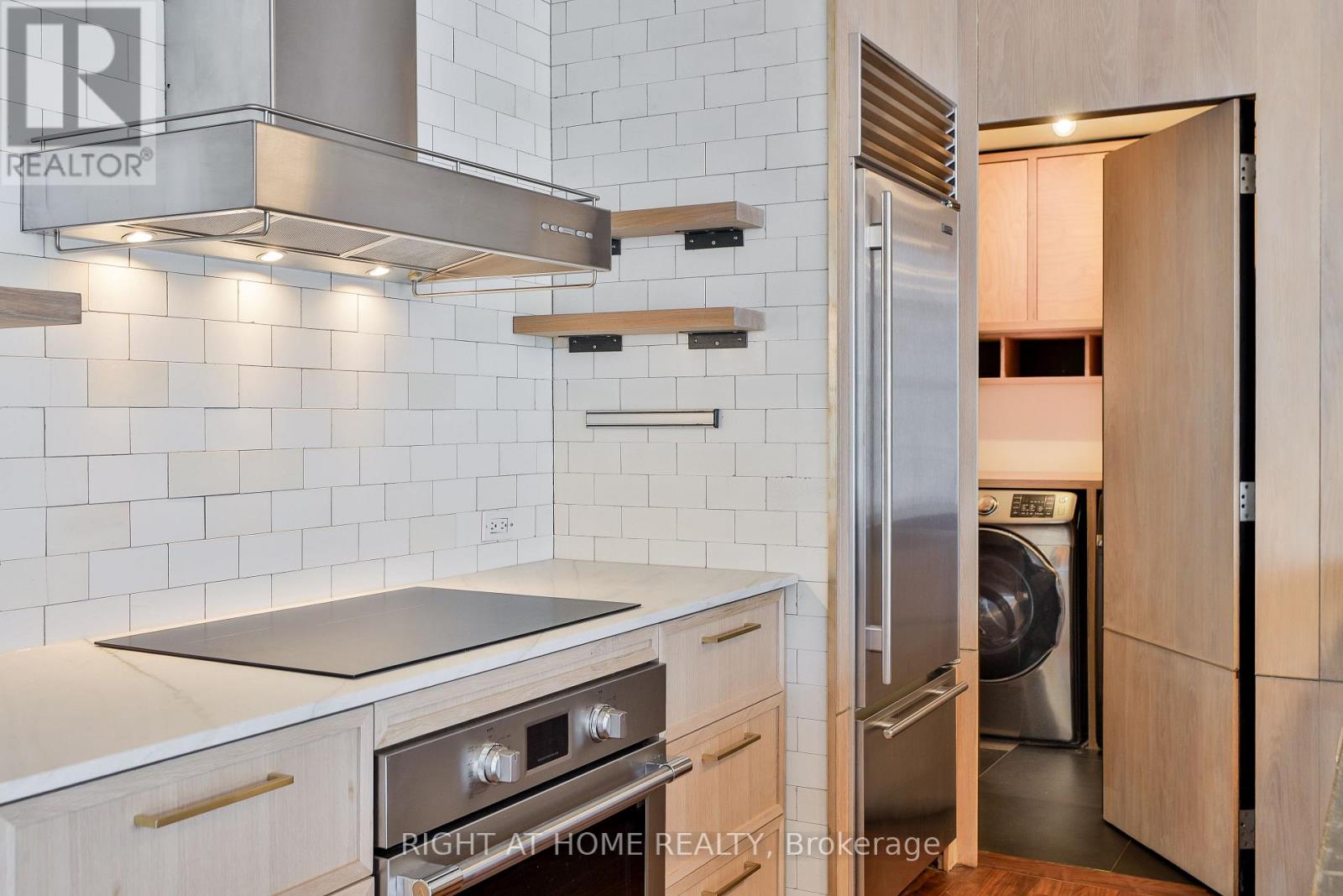 301 - 20 Niagara Street, Toronto (Waterfront Communities), Ontario  M5V 3L8 - Photo 11 - C12635662