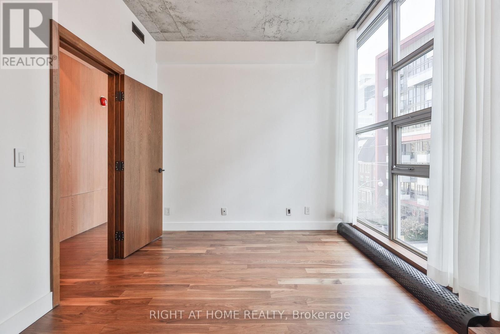 301 - 20 Niagara Street, Toronto (Waterfront Communities), Ontario  M5V 3L8 - Photo 14 - C12635662