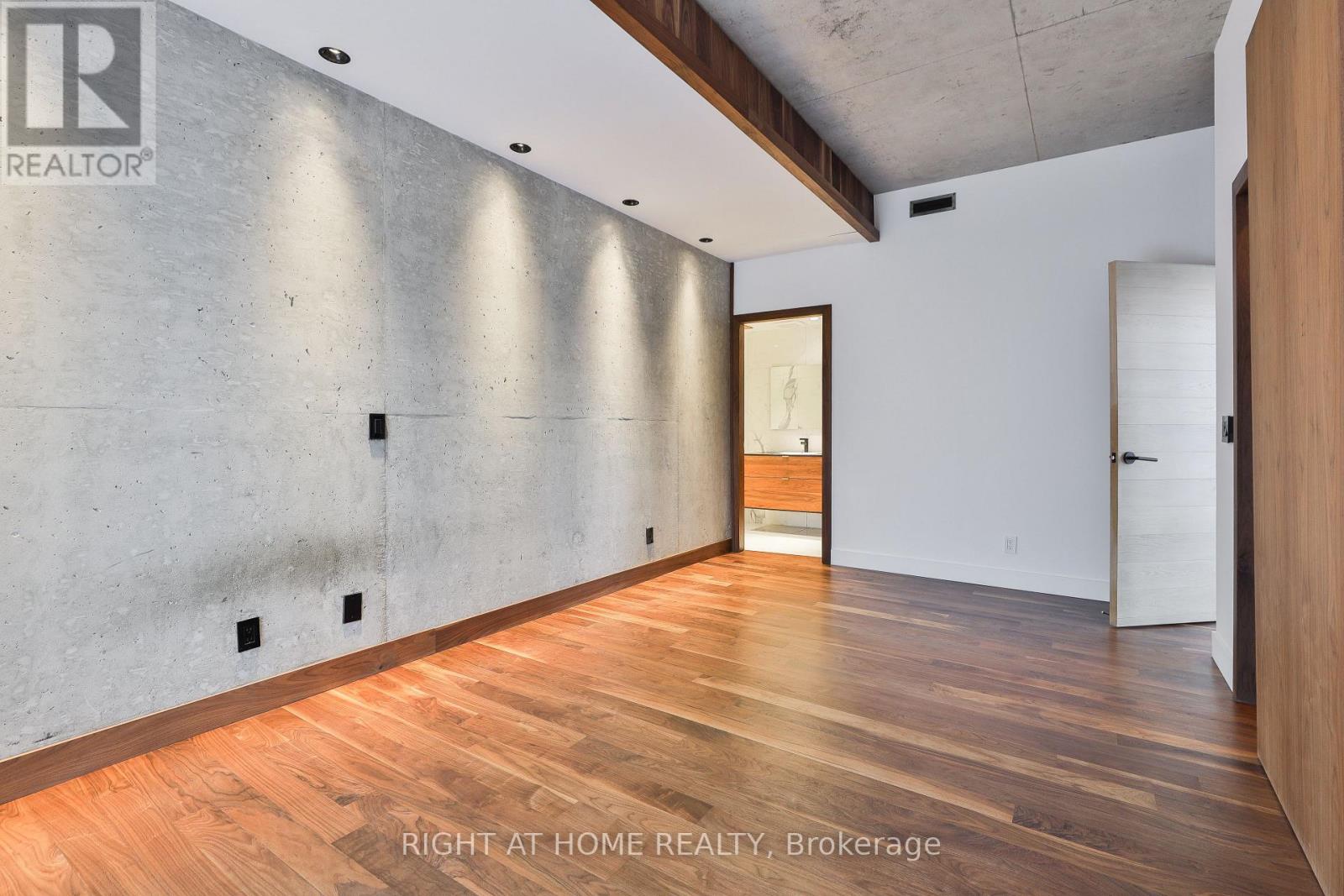 301 - 20 Niagara Street, Toronto (Waterfront Communities), Ontario  M5V 3L8 - Photo 17 - C12635662