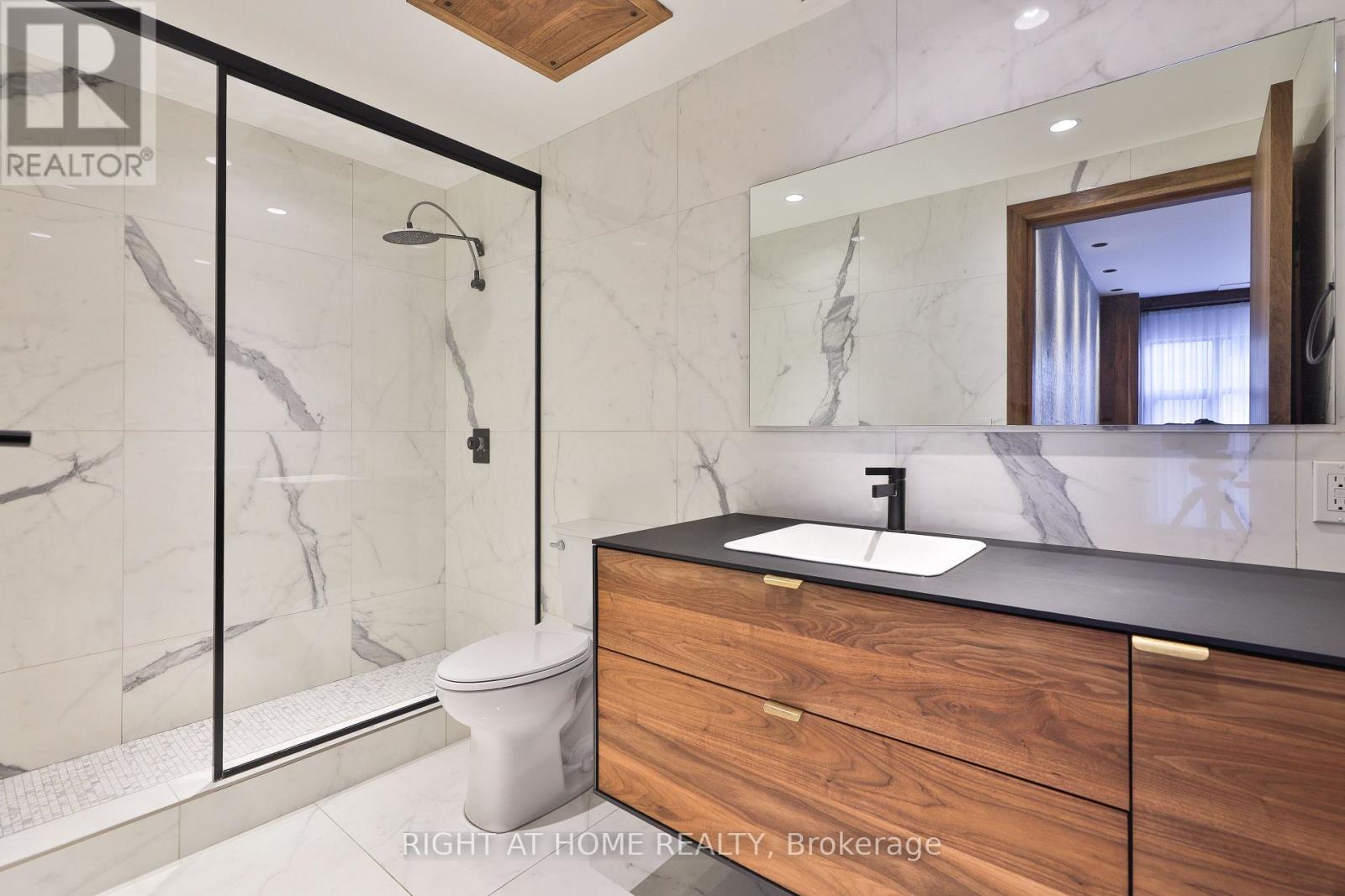 301 - 20 Niagara Street, Toronto (Waterfront Communities), Ontario  M5V 3L8 - Photo 18 - C12635662