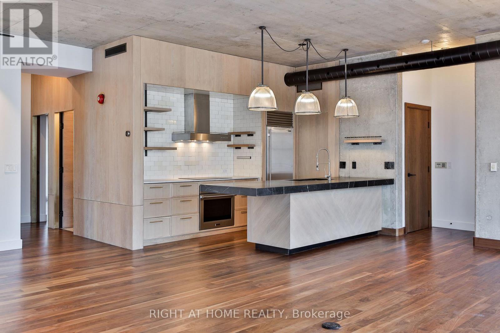 301 - 20 Niagara Street, Toronto (Waterfront Communities), Ontario  M5V 3L8 - Photo 9 - C12635662