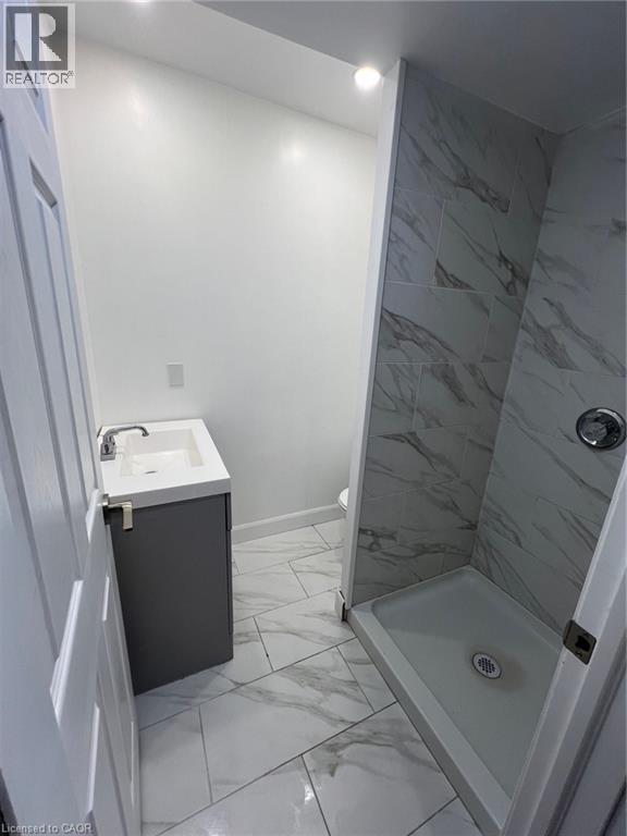 612 Upper James Street, Hamilton, Ontario  L9C 2Z1 - Photo 4 - 40777877