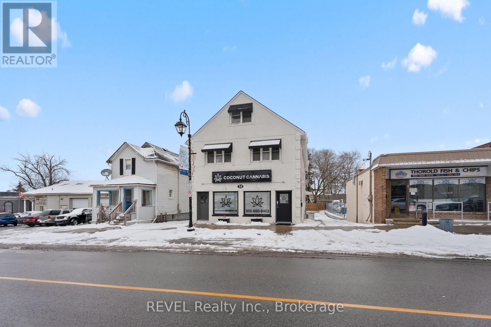 50 Front Street N, Thorold, Ontario L2V 1X5 - Photo 2 - X12635694