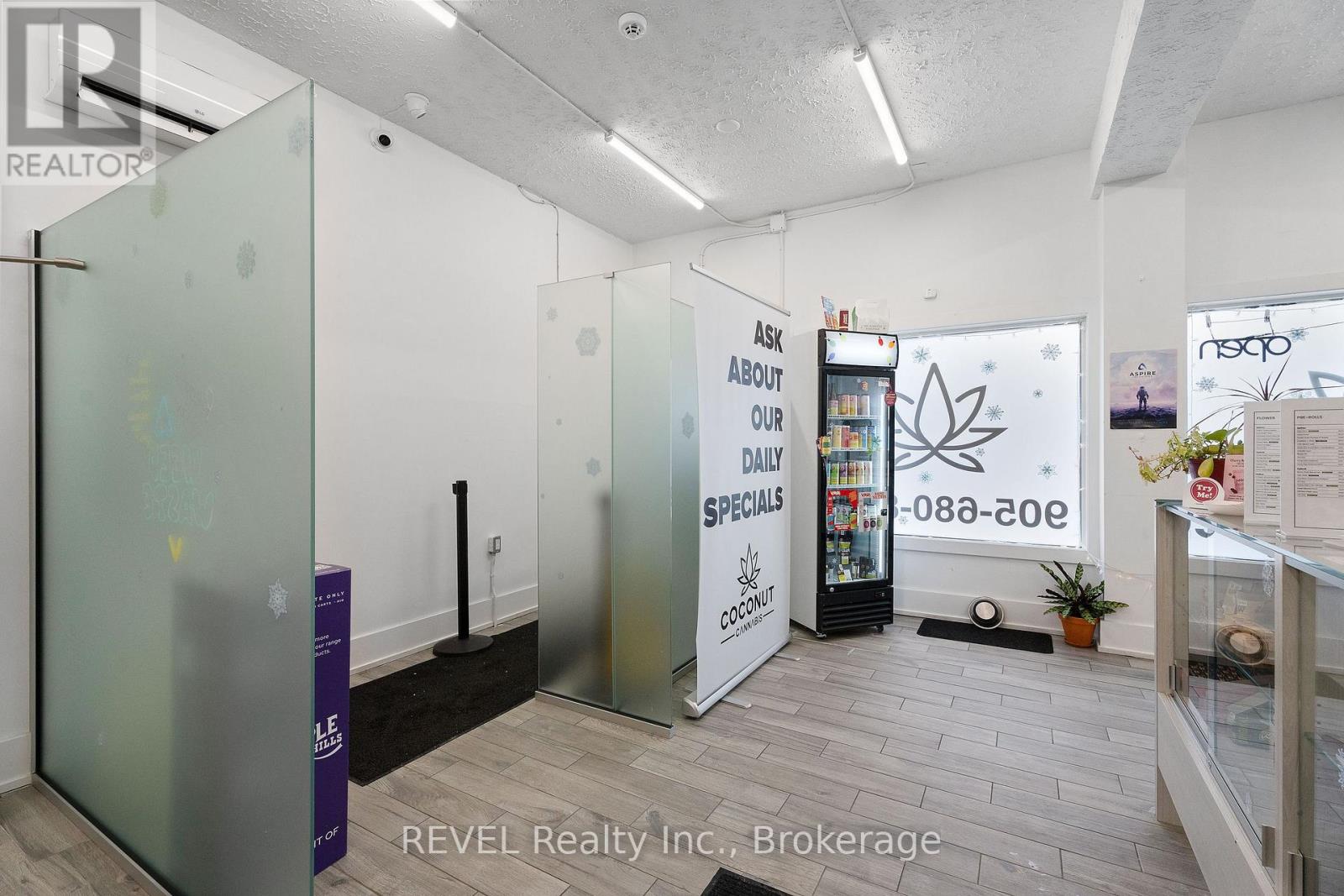 50 Front Street N, Thorold, Ontario L2V 1X5 - Photo 4 - X12635694