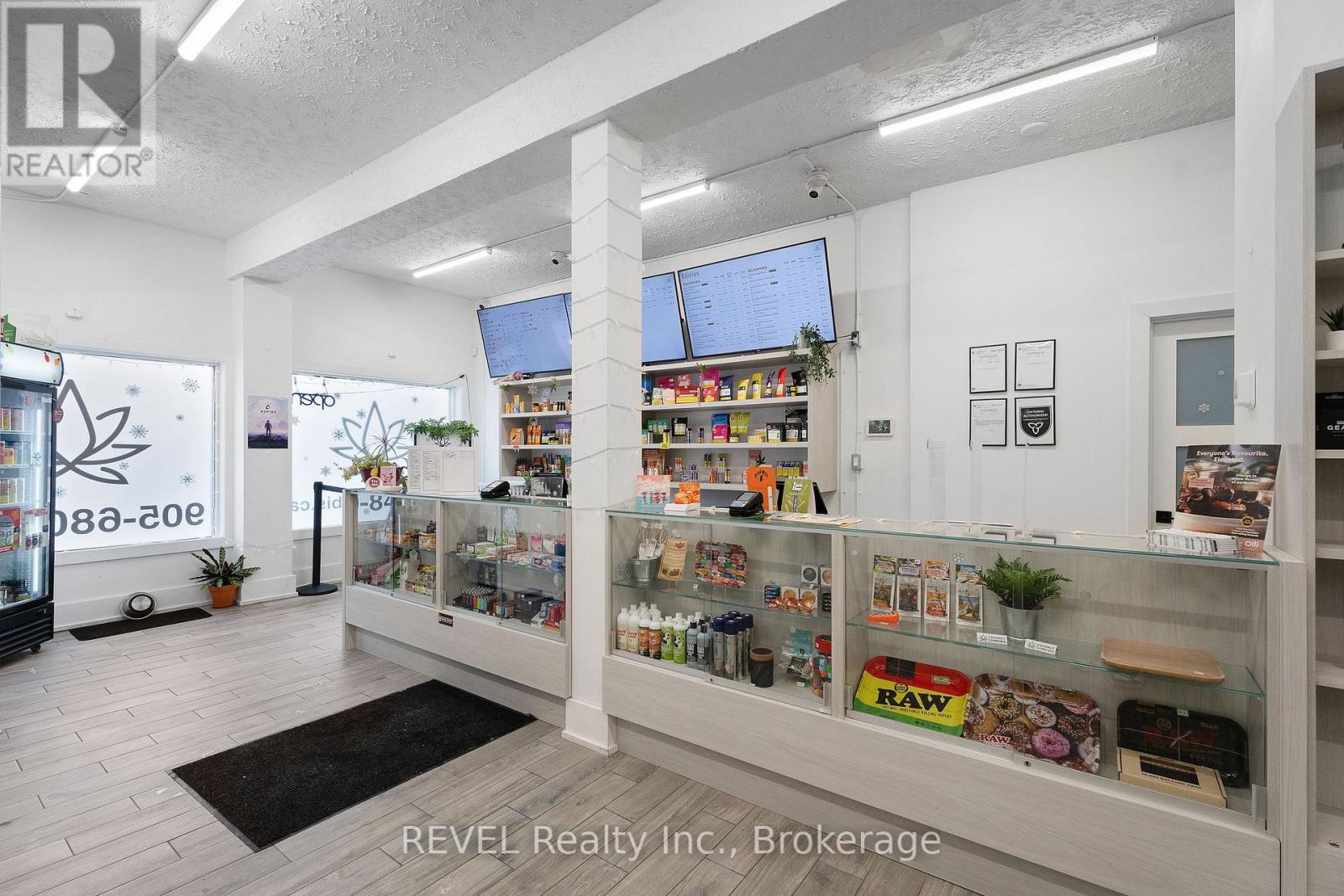 50 Front Street N, Thorold, Ontario L2V 1X5 - Photo 5 - X12635694