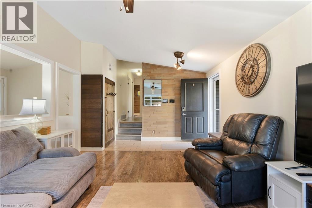 17 Carmen Avenue, Hamilton, Ontario  L8V 2H5 - Photo 7 - 40793965