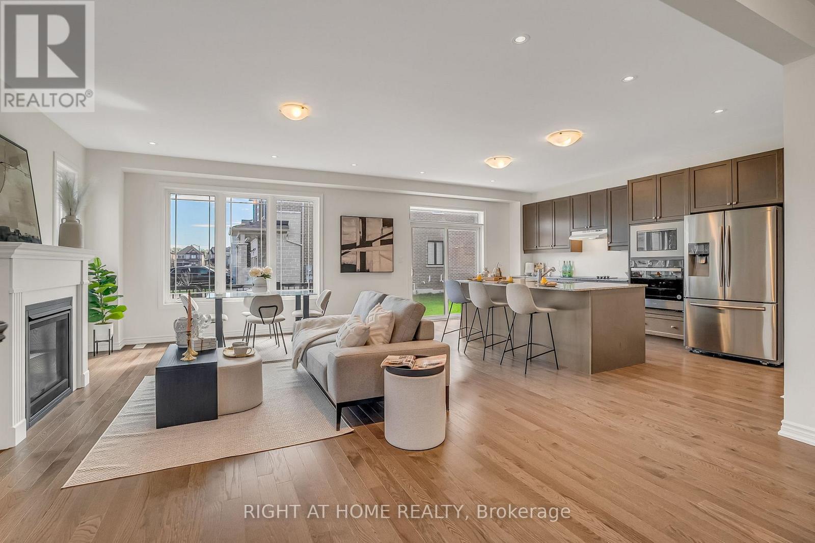 2091 Hallandale Street, Oshawa, Ontario  L1L 0T9 - Photo 2 - E12635682