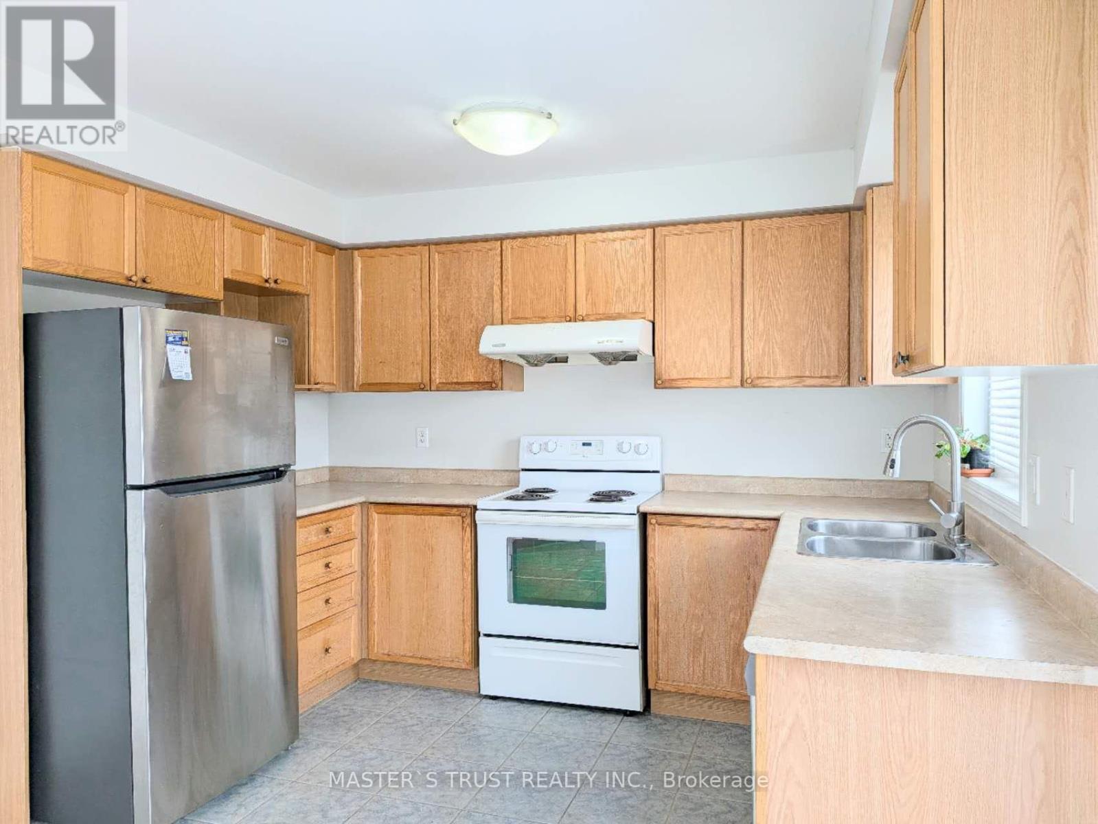 66 Gail Parks Crescent, Newmarket, Ontario  L3X 3B9 - Photo 5 - N12635688