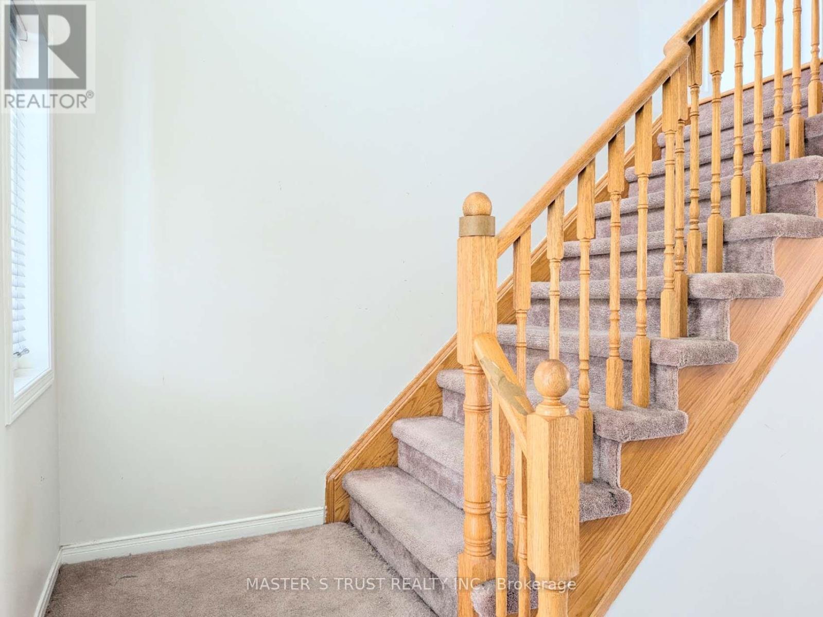 66 Gail Parks Crescent, Newmarket, Ontario  L3X 3B9 - Photo 7 - N12635688