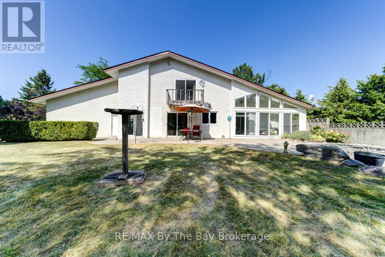 8223 30/31 Side Road, Clearview, Ontario  L0M 1P0 - Photo 7 - S12348121