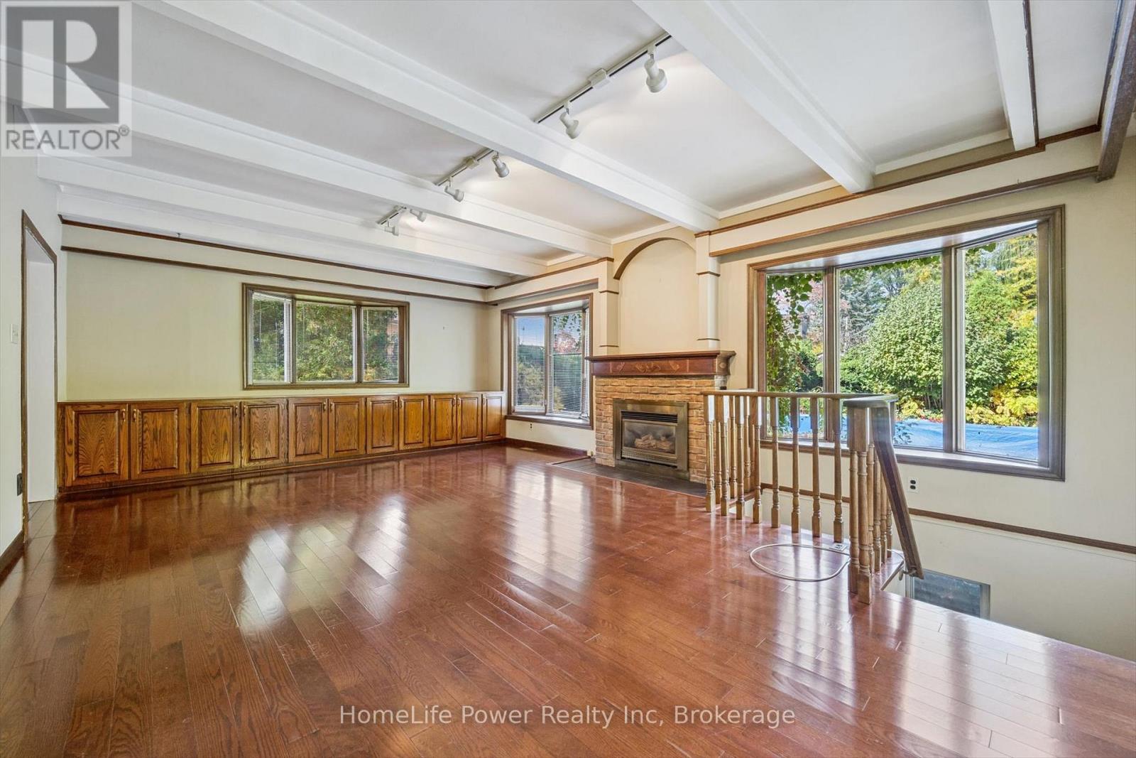 2085 Fowler Court, Mississauga, Ontario  L5K 1B7 - Photo 19 - W12483205