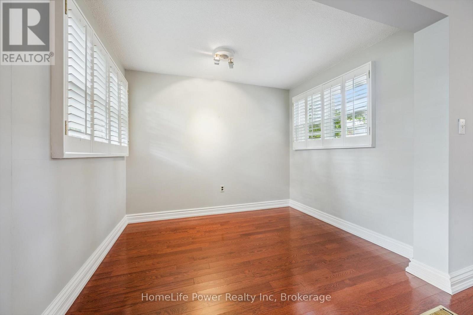 2085 Fowler Court, Mississauga, Ontario  L5K 1B7 - Photo 13 - W12483205