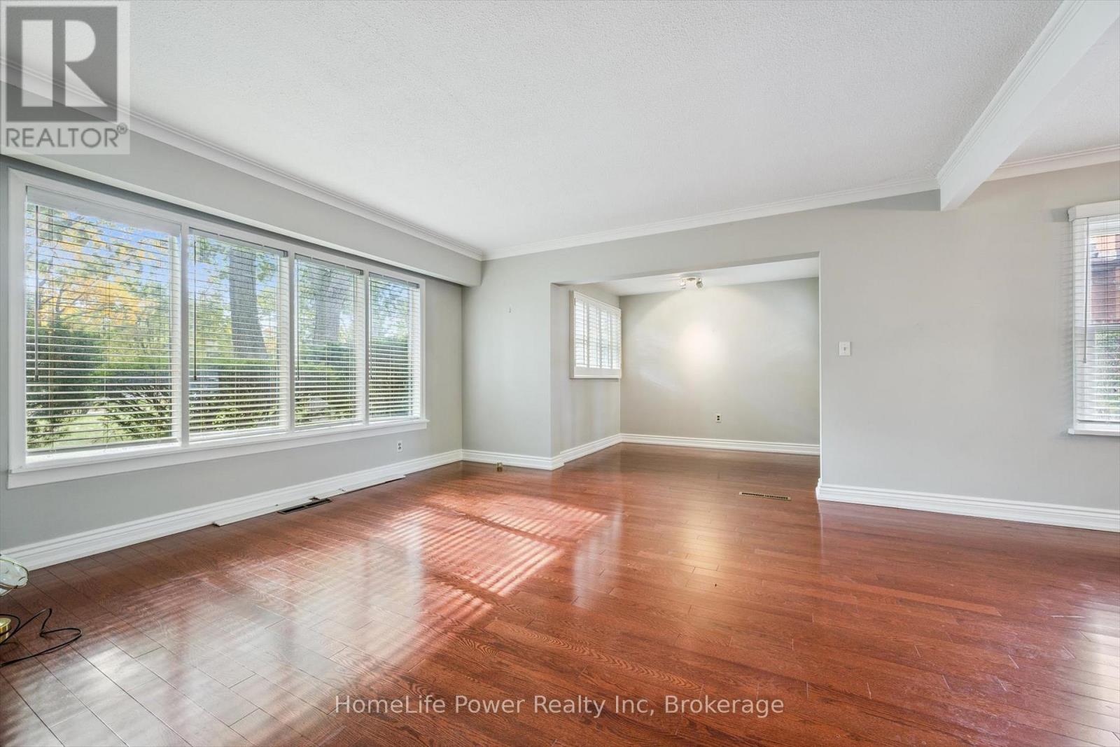 2085 Fowler Court, Mississauga, Ontario  L5K 1B7 - Photo 10 - W12483205