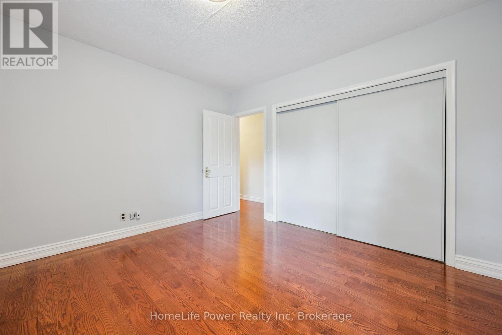 2085 Fowler Court, Mississauga, Ontario  L5K 1B7 - Photo 27 - W12483205