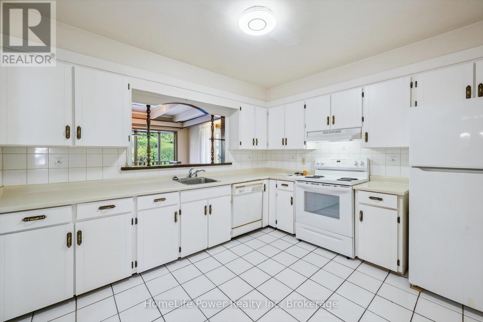 2085 Fowler Court, Mississauga, Ontario  L5K 1B7 - Photo 21 - W12483205