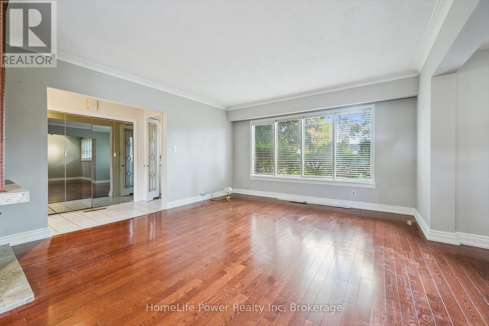 2085 Fowler Court, Mississauga, Ontario  L5K 1B7 - Photo 14 - W12483205