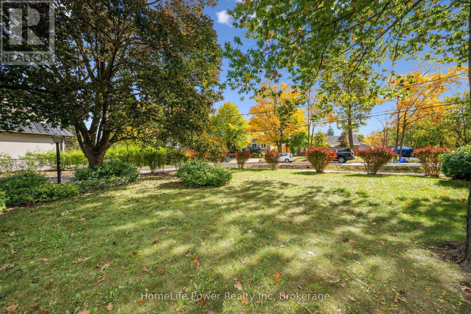 2085 Fowler Court, Mississauga, Ontario  L5K 1B7 - Photo 6 - W12483205