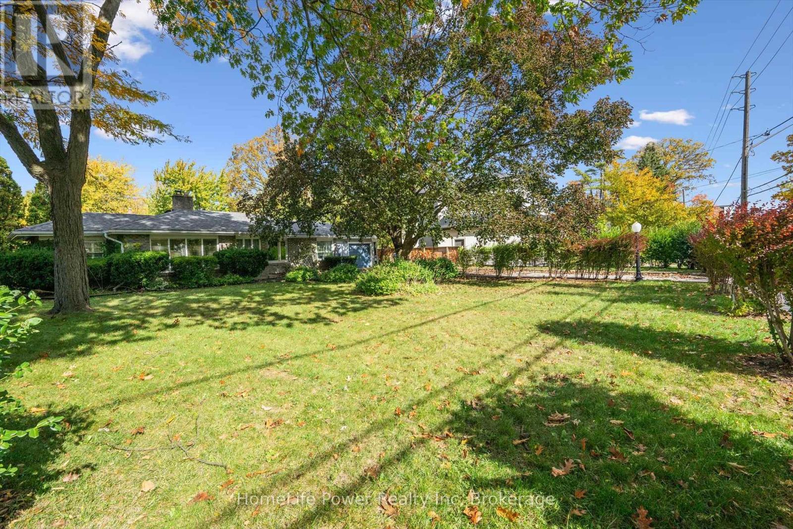 2085 Fowler Court, Mississauga, Ontario  L5K 1B7 - Photo 5 - W12483205