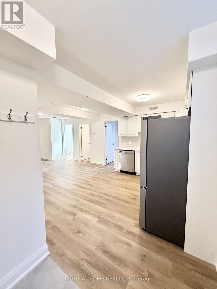 1a - 19 Arrowsmith Avenue, Toronto, Ontario  M6M 2W8 - Photo 6 - W12635670