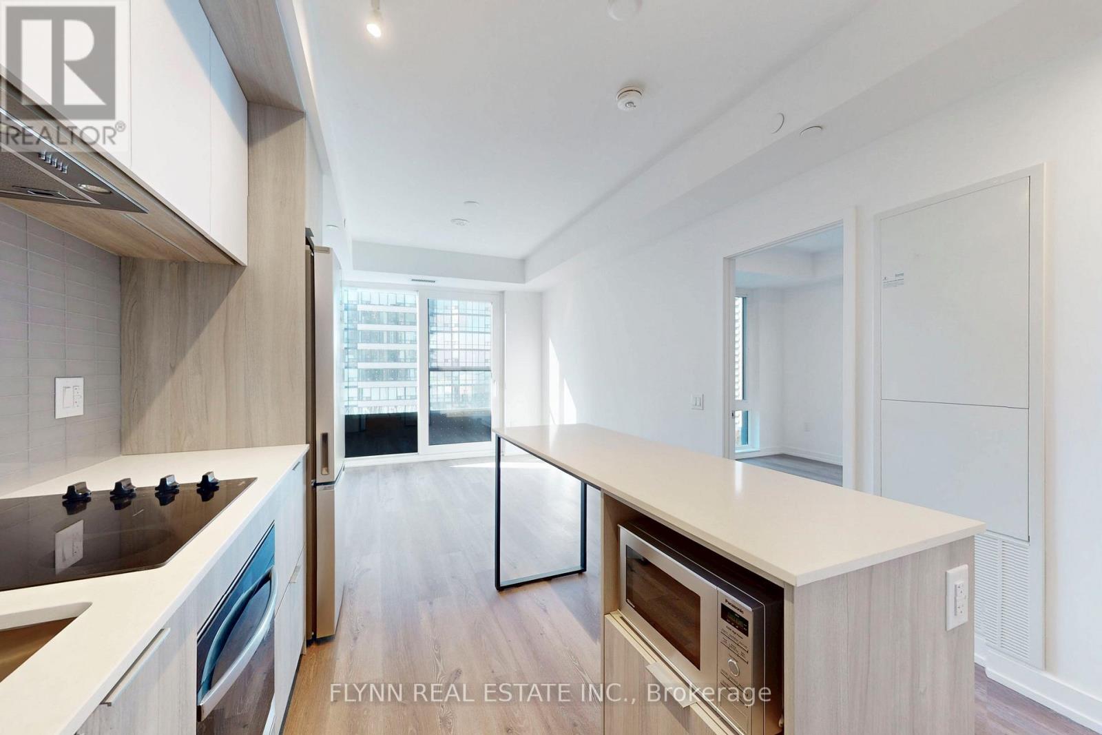 909 - 395 Square One Drive, Mississauga, Ontario  L5B 0P6 - Photo 10 - W12635678