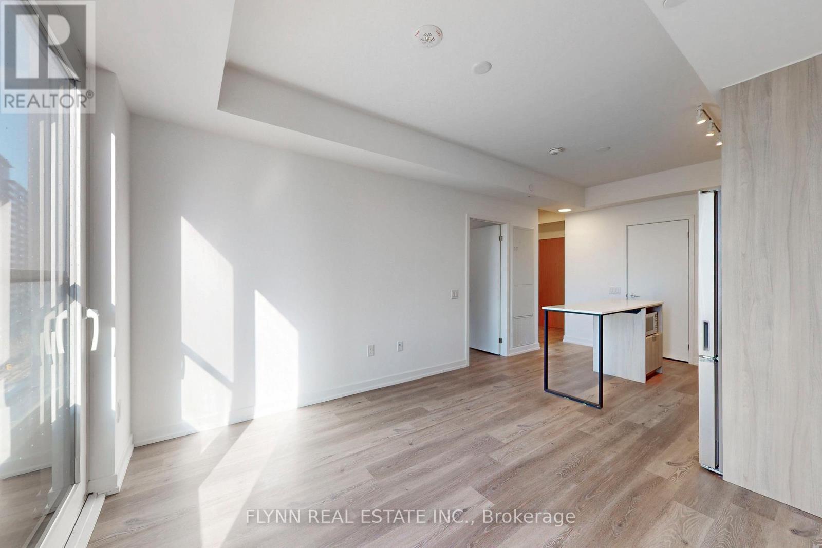 909 - 395 Square One Drive, Mississauga, Ontario  L5B 0P6 - Photo 17 - W12635678