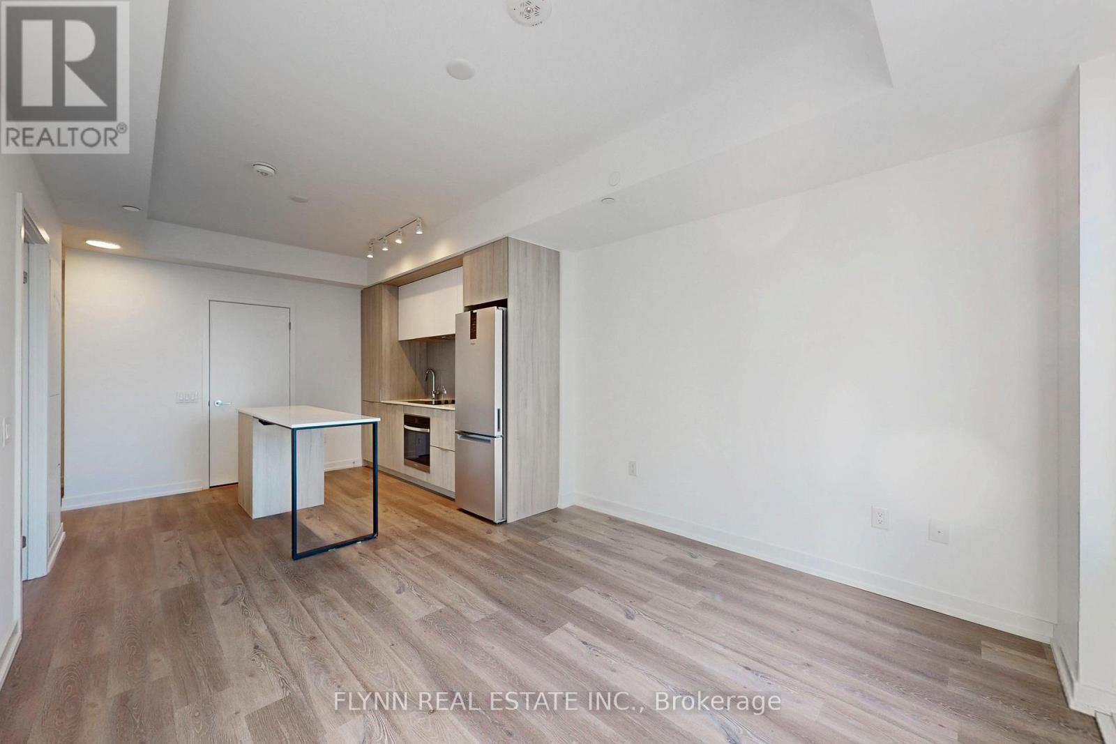 909 - 395 Square One Drive, Mississauga, Ontario  L5B 0P6 - Photo 18 - W12635678