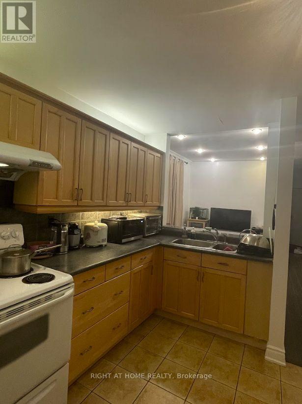 Main - 75 Bartlett Avenue, Toronto, Ontario  M6H 3E8 - Photo 10 - W12635680