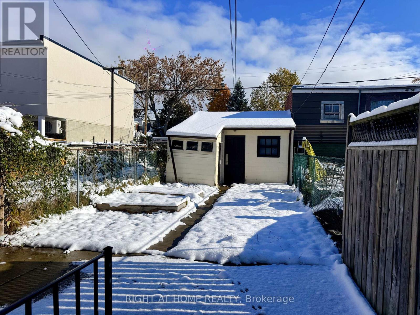 Main - 75 Bartlett Avenue, Toronto, Ontario  M6H 3E8 - Photo 3 - W12635680