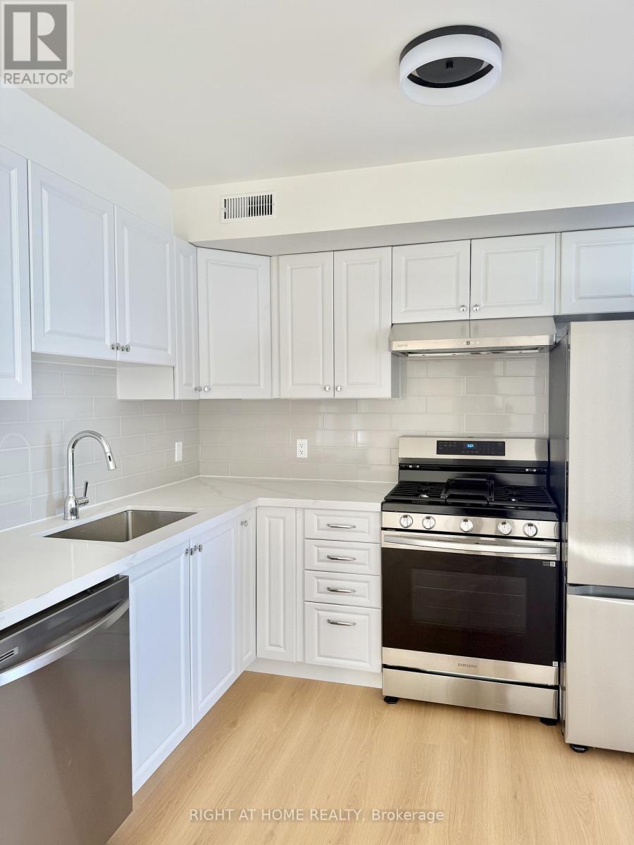 3 - 19 Arrowsmith Avenue, Toronto (Brookhaven-Amesbury), Ontario  M6M 2W8 - Photo 18 - W12635696