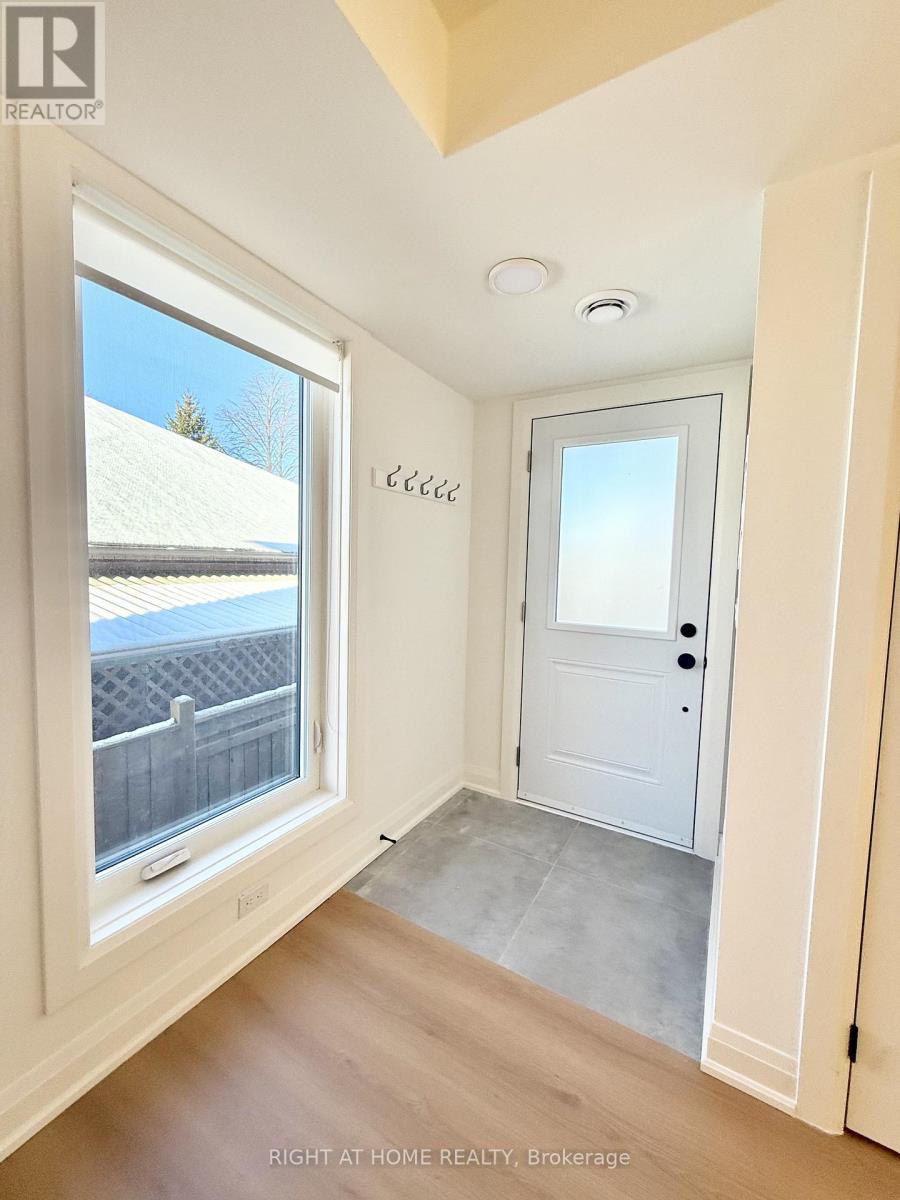 3 - 19 Arrowsmith Avenue, Toronto (Brookhaven-Amesbury), Ontario  M6M 2W8 - Photo 4 - W12635696