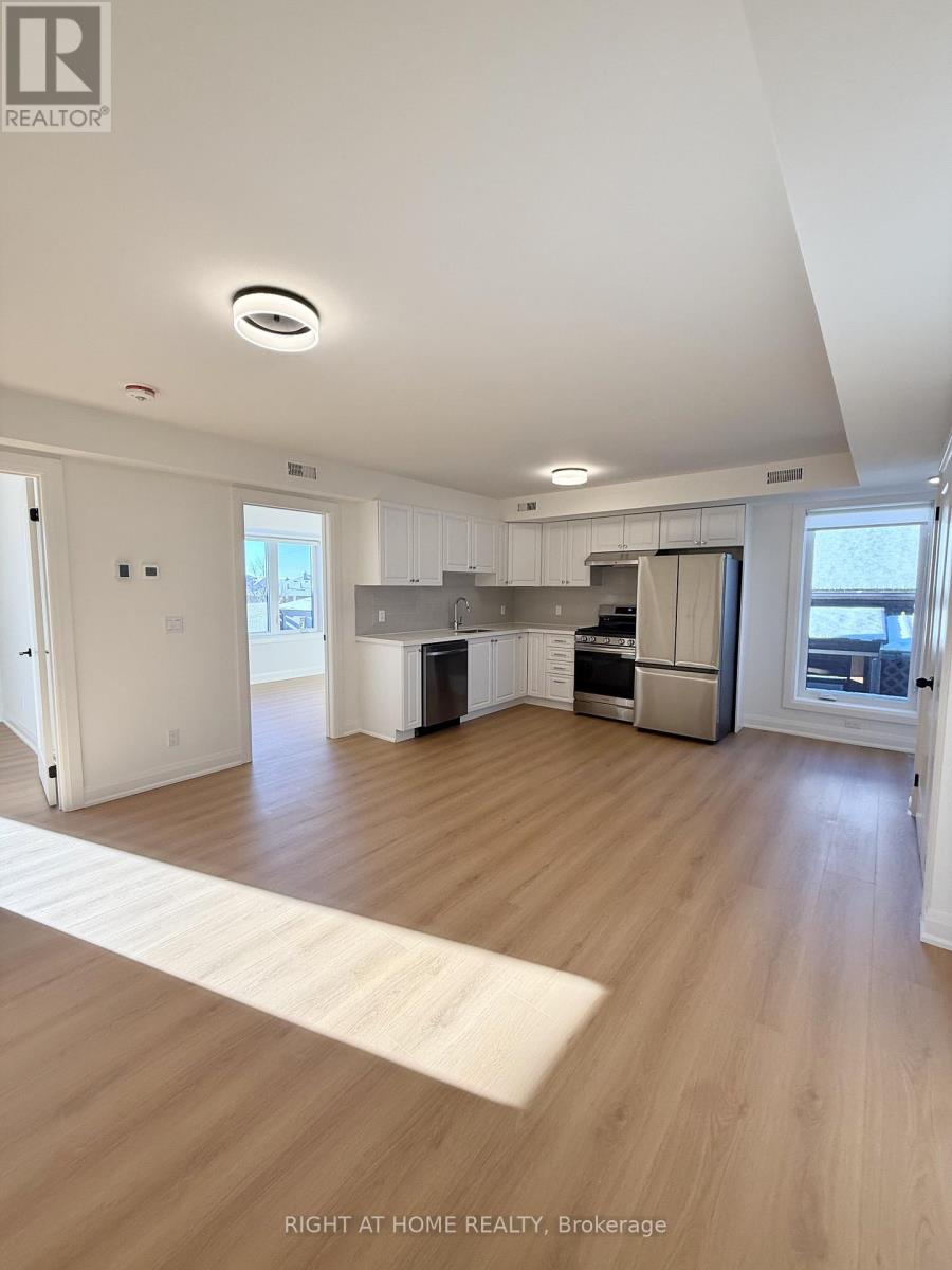 3 - 19 Arrowsmith Avenue, Toronto (Brookhaven-Amesbury), Ontario  M6M 2W8 - Photo 6 - W12635696