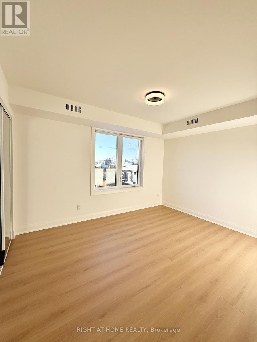 3 - 19 Arrowsmith Avenue, Toronto (Brookhaven-Amesbury), Ontario  M6M 2W8 - Photo 7 - W12635696