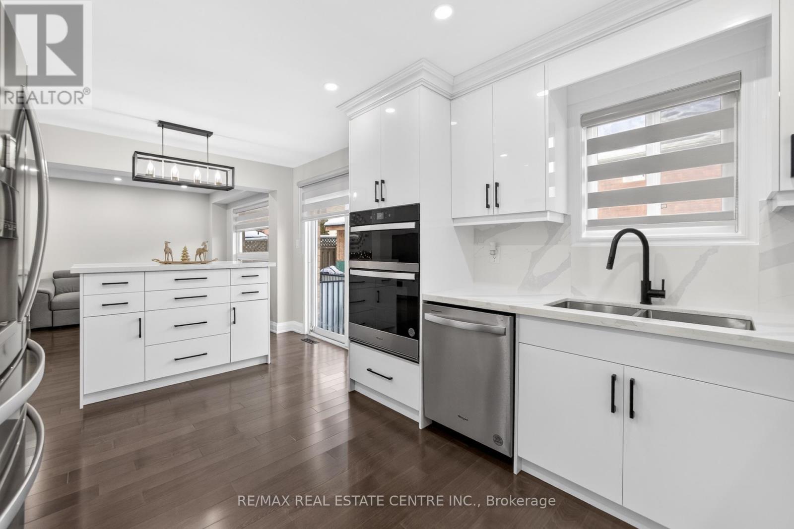 41 Sunnyview Road, Brampton (Fletcher's Meadow), Ontario  L7A 3E4 - Photo 16 - W12635702