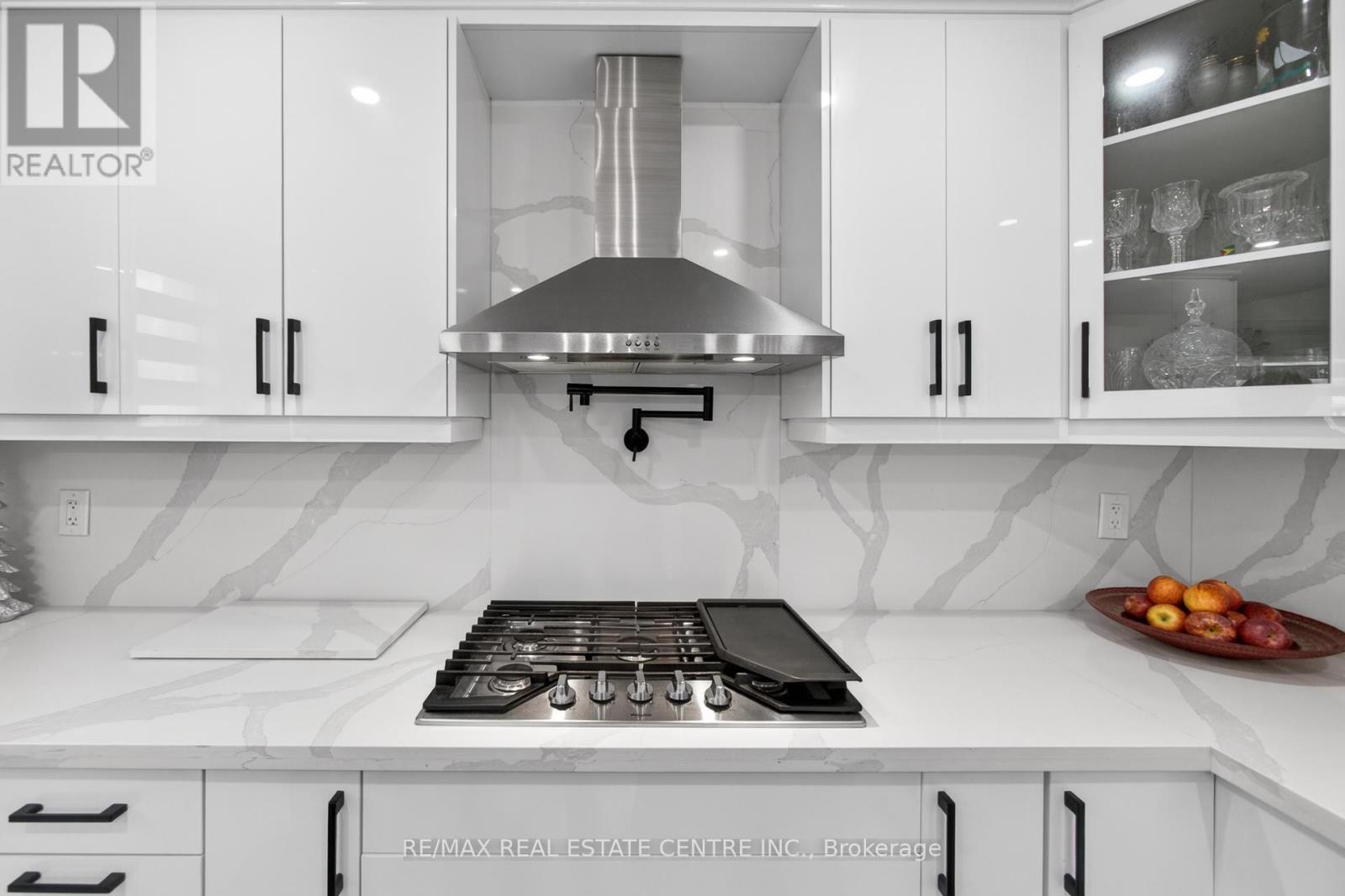 41 Sunnyview Road, Brampton (Fletcher's Meadow), Ontario  L7A 3E4 - Photo 17 - W12635702