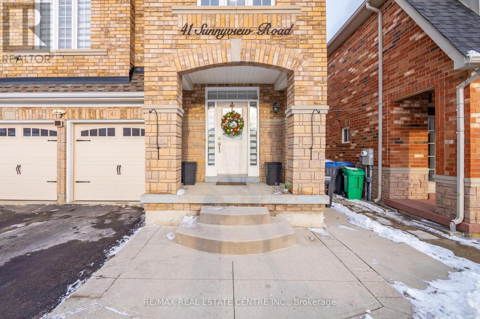 41 Sunnyview Road, Brampton (Fletcher's Meadow), Ontario  L7A 3E4 - Photo 2 - W12635702