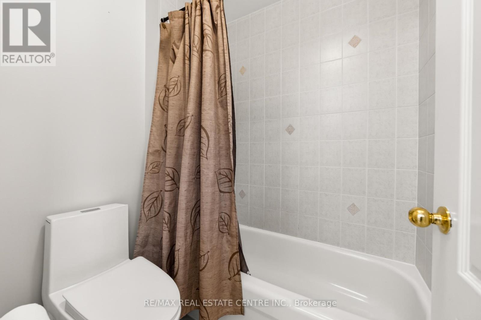 41 Sunnyview Road, Brampton (Fletcher's Meadow), Ontario  L7A 3E4 - Photo 35 - W12635702