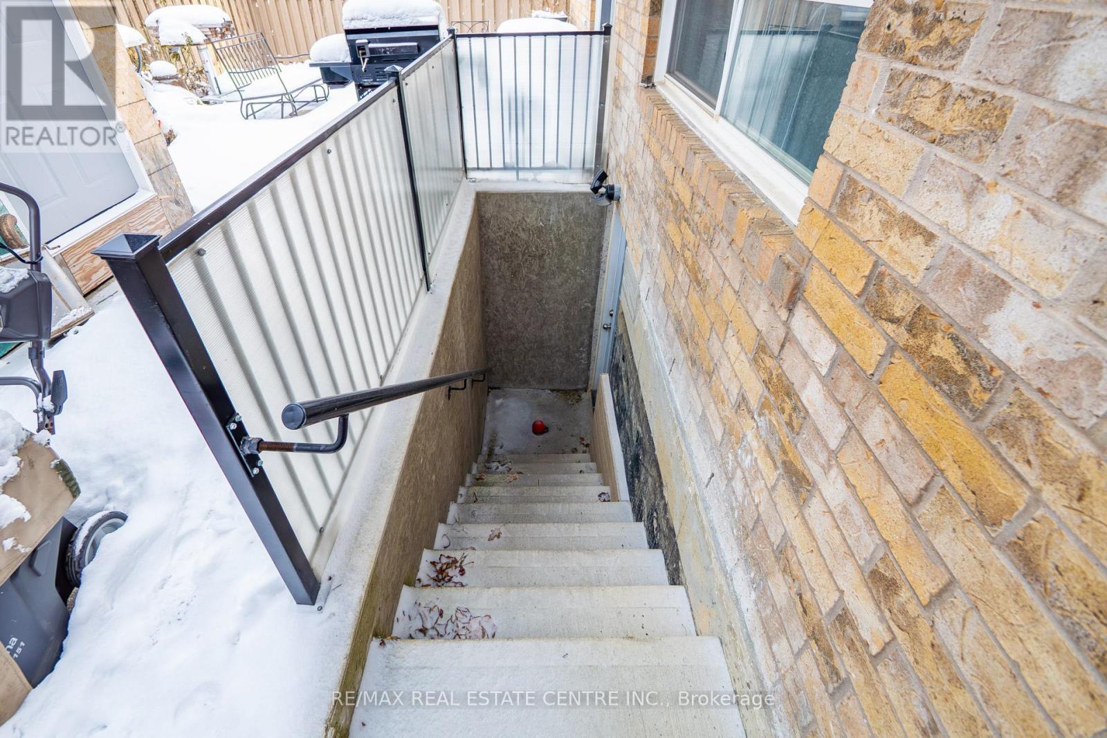 41 Sunnyview Road, Brampton (Fletcher's Meadow), Ontario  L7A 3E4 - Photo 38 - W12635702