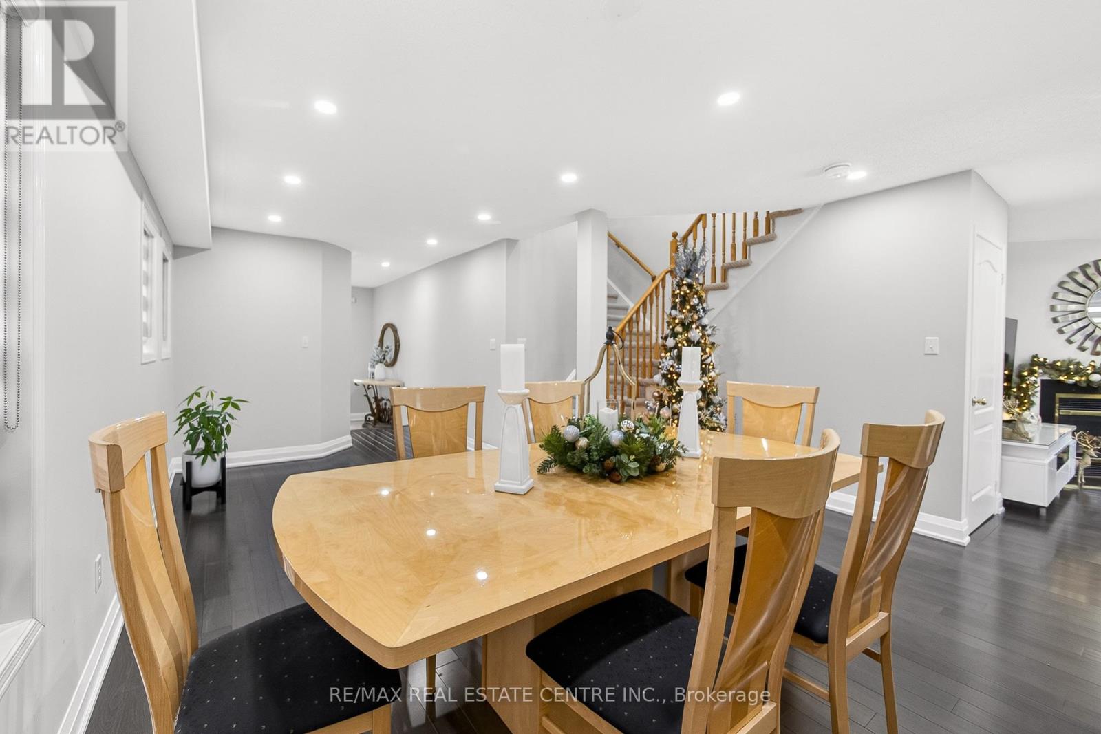 41 Sunnyview Road, Brampton (Fletcher's Meadow), Ontario  L7A 3E4 - Photo 7 - W12635702