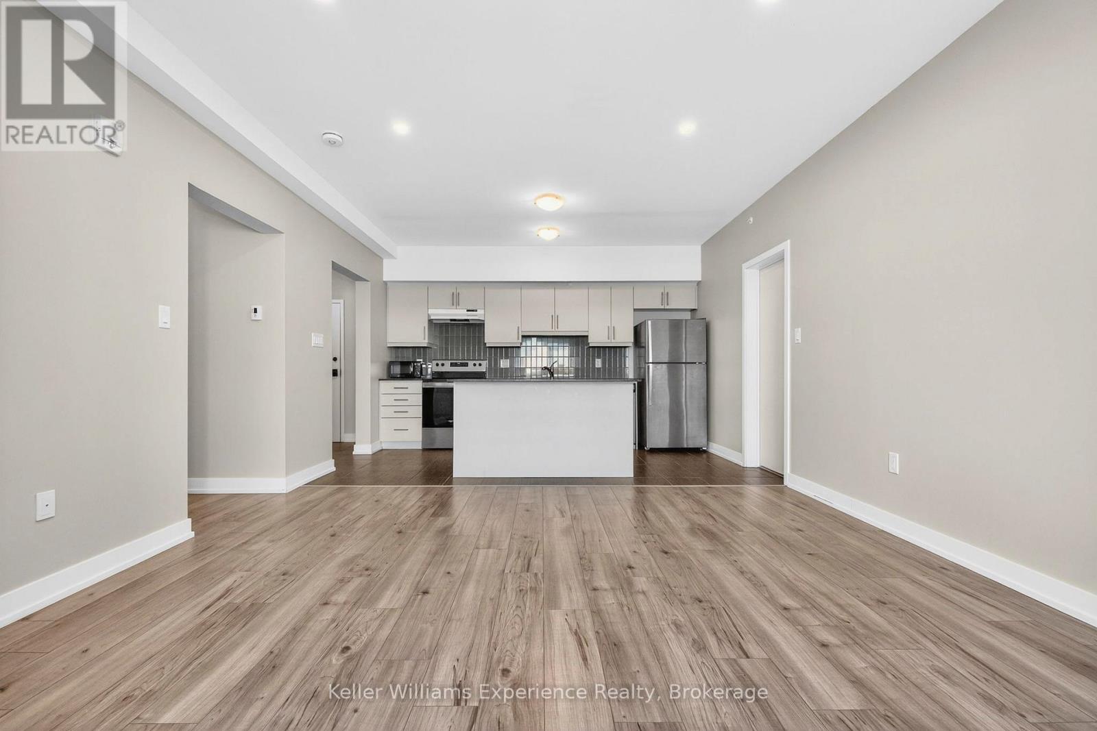 216 - 4 Spice Way, Barrie, Ontario  L9J 0M2 - Photo 13 - S12635724