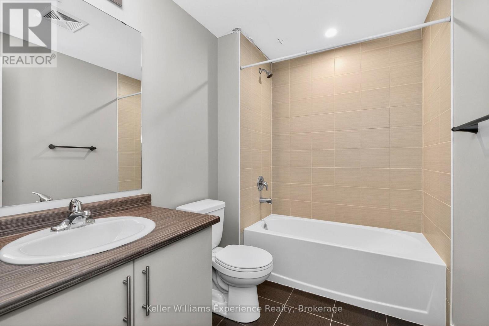 216 - 4 Spice Way, Barrie, Ontario  L9J 0M2 - Photo 28 - S12635724