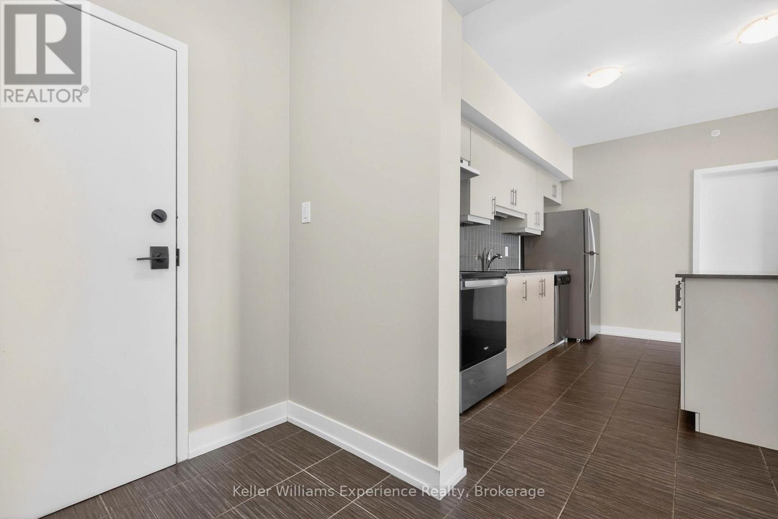 216 - 4 Spice Way, Barrie, Ontario  L9J 0M2 - Photo 7 - S12635724