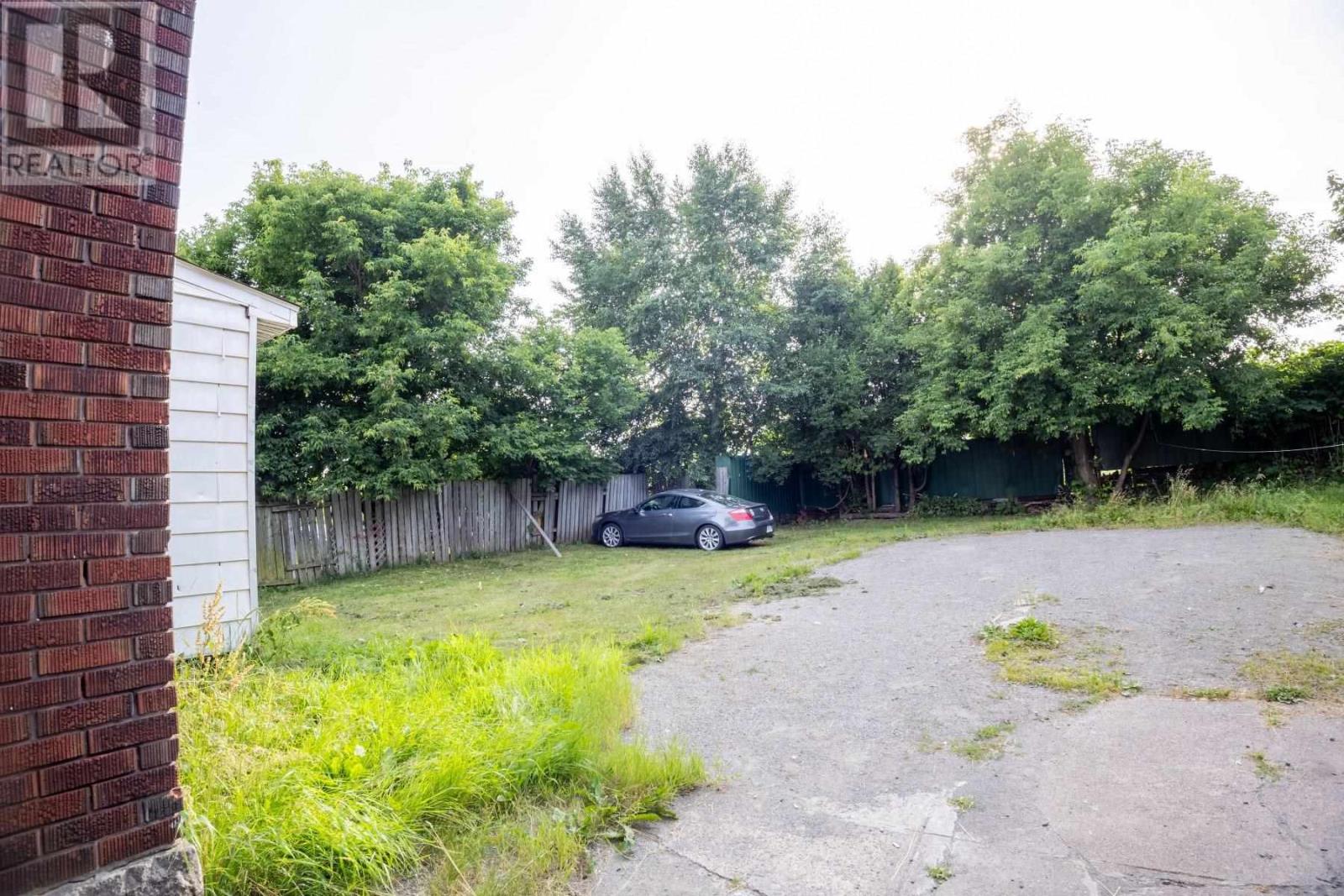 159 Hudson St, Sault Ste. Marie, Ontario P6A 1T3 - Photo 7 - SM252771