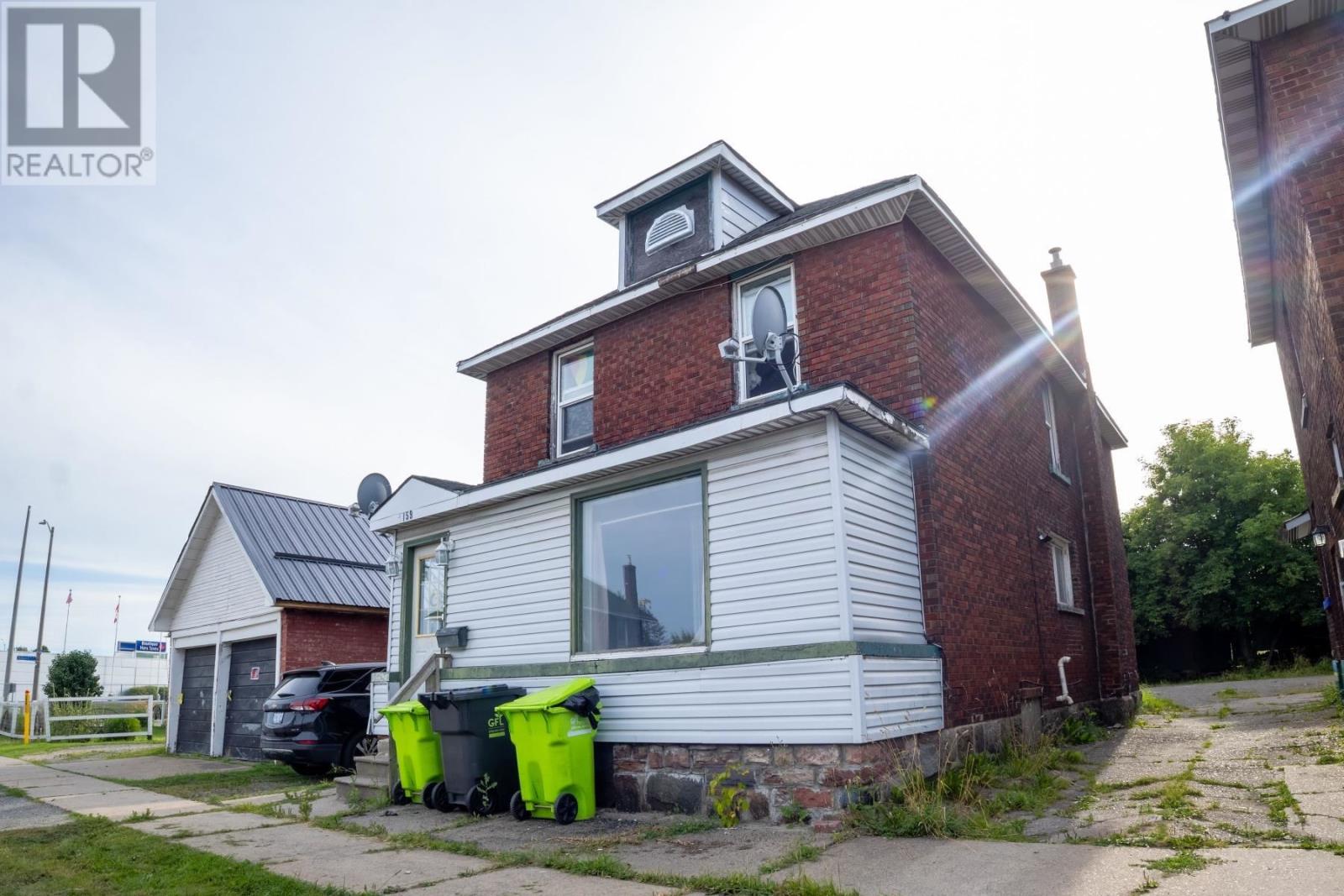 159 Hudson St, Sault Ste. Marie, Ontario P6A 1T3 - Photo 2 - SM252771